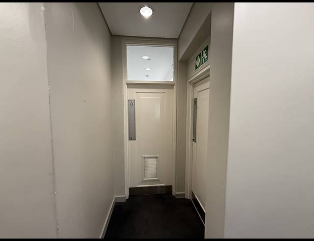 74M² OFFICE TO LET IN CONSTANTIA